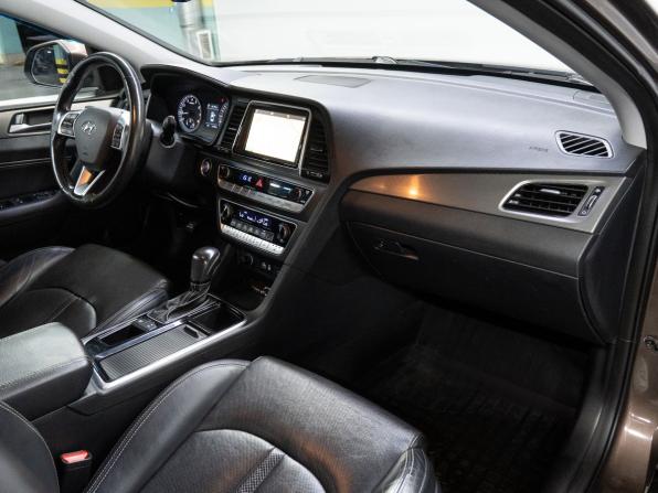 Hyundai Sonata VII (LF) Рестайлинг с пробегом 2019 года, цена 1 950 000 рублей, 132958 км, седан, Автокод Объявления