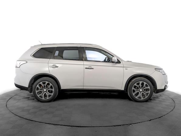 Mitsubishi Outlander III Рестайлинг с пробегом 2014 года, цена 1 710 000 рублей, 210200 км, внедорожник, Автокод Объявления