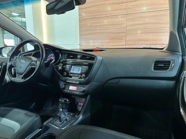 Kia Ceed II Рестайлинг с пробегом 2015 года, цена 1 249 000 рублей, 193225 км, хэтчбек, Автокод Объявления