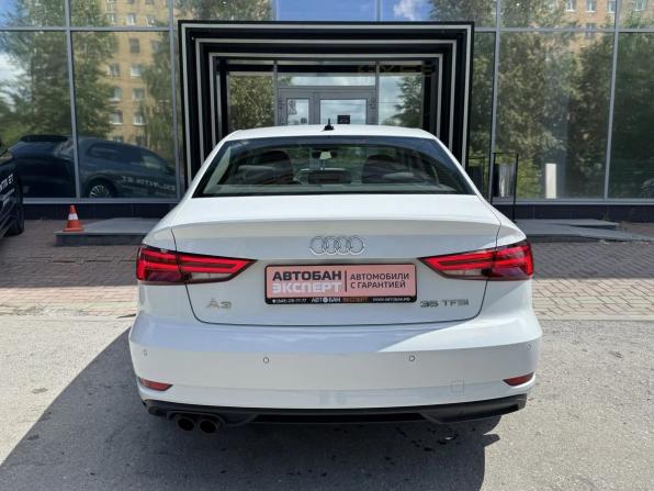Audi A3 III (8V) Рестайлинг с пробегом 2019 года, цена 2 350 000 рублей, 40275 км, седан, Автокод Объявления