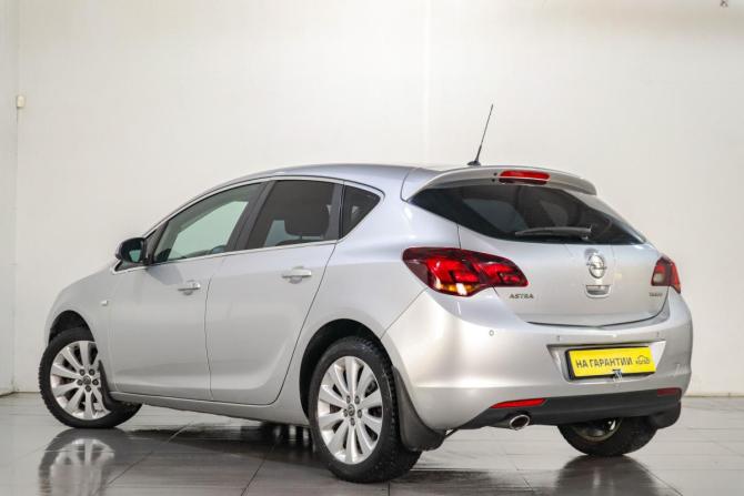 Opel Astra J с пробегом 2012 года, цена 929 000 рублей, 137000 км, хэтчбек, Автокод Объявления
