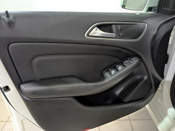 Mercedes-Benz B-Класс II (W246) с пробегом 2012 года, цена 1 325 000 рублей, 75976 км, хэтчбек, Автокод Объявления