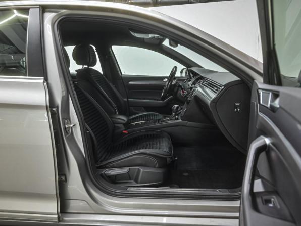 Volkswagen Passat B8 с пробегом 2016 года, цена 2 229 000 рублей, 96246 км, седан, Автокод Объявления