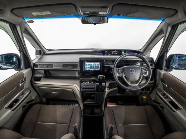 Honda Stepwgn V Рестайлинг с пробегом 2019 года, цена 1 950 000 рублей, 91286 км, минивэн, Автокод Объявления