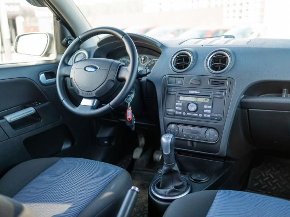 Ford Fusion I Рестайлинг с пробегом 2008 года, цена 439 000 рублей, 195063 км, хэтчбек, Автокод Объявления
