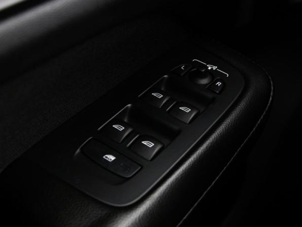 Volvo V60 II с пробегом 2018 года, цена 2 299 000 рублей, 191000 км, универсал, Автокод Объявления