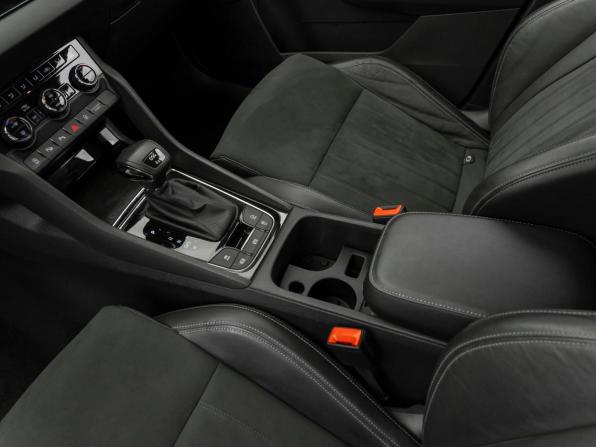 Skoda Karoq I с пробегом 2021 года, цена 2 780 000 рублей, 88984 км, внедорожник, Автокод Объявления