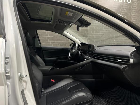 Hyundai Elantra VII (CN7) Рестайлинг с пробегом 2024 года, цена 2 390 000 рублей, 36264 км, седан, Автокод Объявления