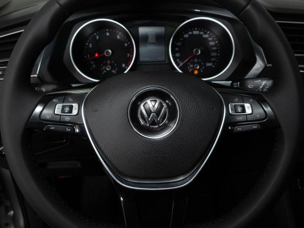 Volkswagen Tiguan II с пробегом 2020 года, цена 2 398 000 рублей, 131393 км, внедорожник, Автокод Объявления
