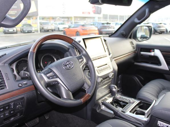 Toyota Land Cruiser 200 Series Рестайлинг 2 с пробегом 2020 года, цена 11 300 000 рублей, 22275 км, внедорожник, Автокод Объявления