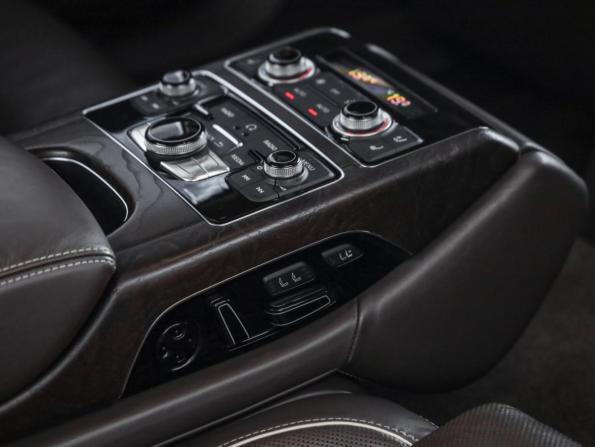Audi A8 III (D4) с пробегом 2011 года, цена 1 990 000 рублей, 402351 км, седан, Автокод Объявления