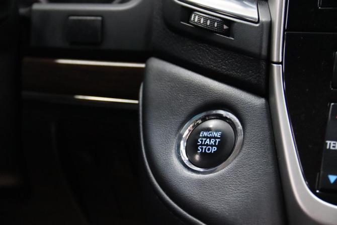 Toyota Land Cruiser 200 Series Рестайлинг 2 с пробегом 2016 года, цена 5 465 750 рублей, 247442 км, внедорожник, Автокод Объявления