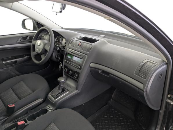Skoda Octavia II (A5) Рестайлинг с пробегом 2011 года, цена 1 180 000 рублей, 107050 км, лифтбек, Автокод Объявления