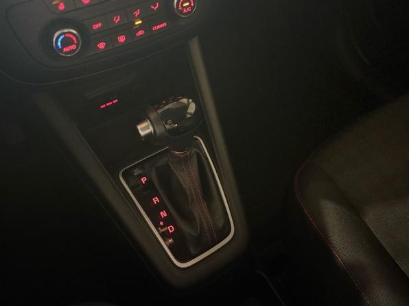 Kia Venga I Рестайлинг с пробегом 2015 года, цена 1 140 000 рублей, 169895 км, компактвэн, Автокод Объявления