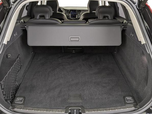 Volvo XC60 II Рестайлинг с пробегом 2021 года, цена 4 260 000 рублей, 77055 км, внедорожник, Автокод Объявления