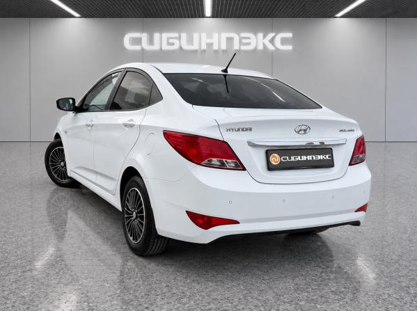 Hyundai Solaris I Рестайлинг с пробегом 2015 года, цена 999 000 рублей, 100360 км, седан, Автокод Объявления