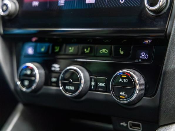 Skoda Octavia III (A7) Рестайлинг с пробегом 2018 года, цена 1 548 000 рублей, 182094 км, лифтбек, Автокод Объявления