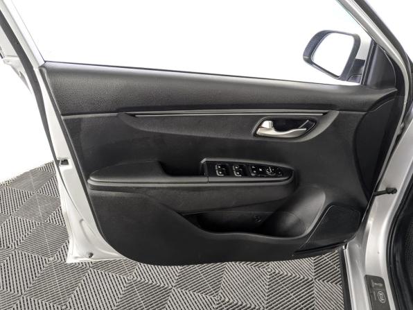 Kia Rio IV с пробегом 2018 года, цена 1 501 500 рублей, 122342 км, хэтчбек, Автокод Объявления