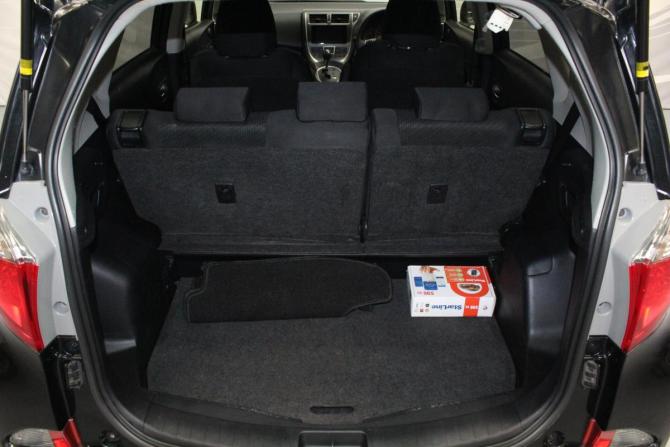 Toyota Ractis II с пробегом 2013 года, цена 969 000 рублей, 129455 км, хэтчбек, Автокод Объявления