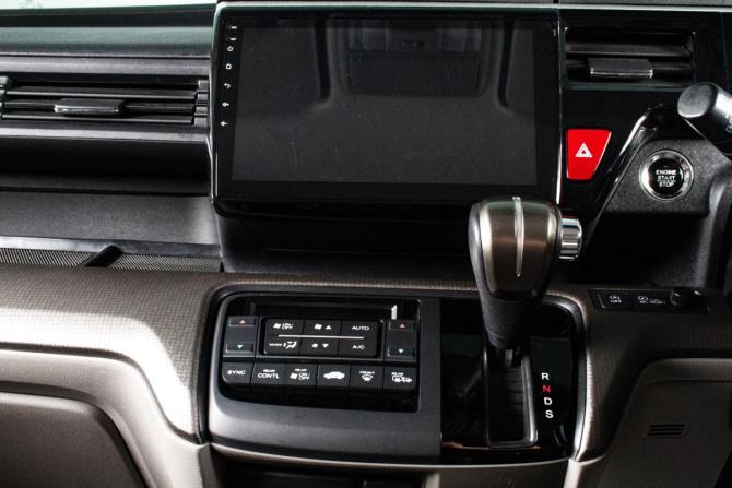 Honda Stepwgn V с пробегом 2019 года, цена 2 129 000 рублей, 114838 км, минивэн, Автокод Объявления