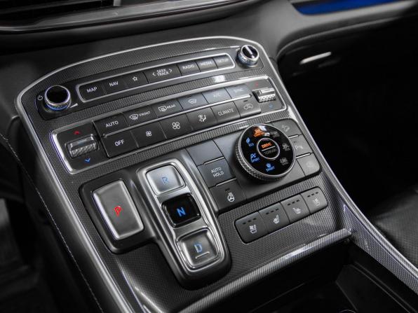 Hyundai Santa Fe IV Рестайлинг с пробегом 2021 года, цена 3 700 000 рублей, 105684 км, внедорожник, Автокод Объявления