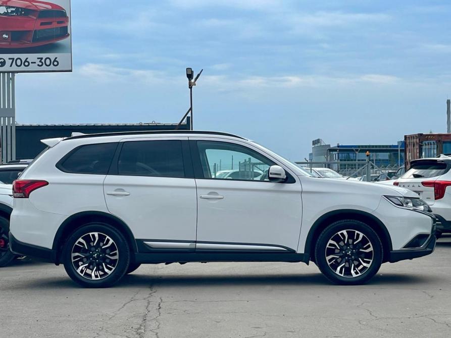 Mitsubishi Outlander III Рестайлинг 3 Вологда  - изображение 6