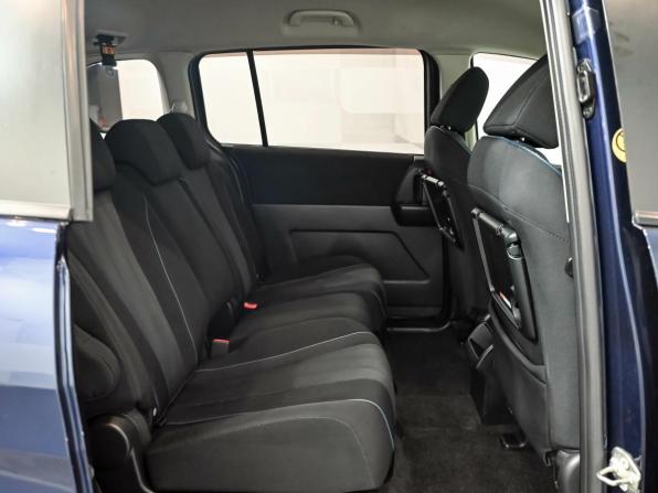 Mazda 5 II (CW) с пробегом 2012 года, цена 1 100 000 рублей, 236827 км, минивэн, Автокод Объявления