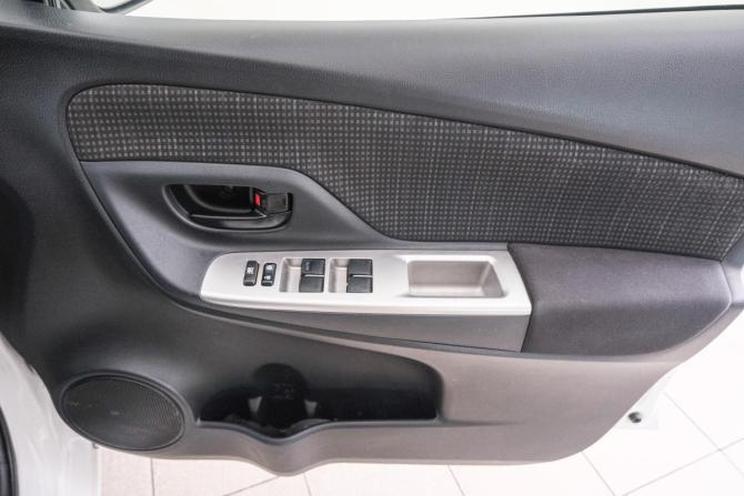 Toyota Vitz III (XP130) Рестайлинг с пробегом 2016 года, цена 919 000 рублей, 130000 км, хэтчбек, Автокод Объявления