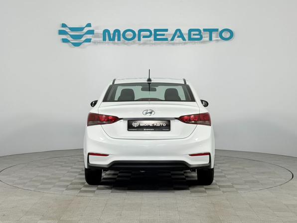 Hyundai Solaris II с пробегом 2017 года, цена 890 000 рублей, 177000 км, седан, Автокод Объявления