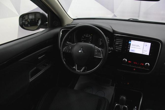 Mitsubishi Outlander III Рестайлинг 3 с пробегом 2020 года, цена 2 326 400 рублей, 82024 км, внедорожник, Автокод Объявления