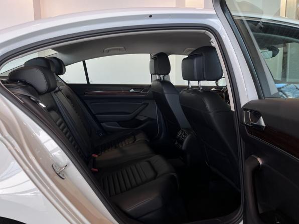 Volkswagen Passat B8 с пробегом 2018 года, цена 2 260 000 рублей, 110615 км, седан, Автокод Объявления