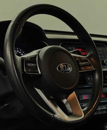 Kia Optima IV Рестайлинг с пробегом 2018 года, цена 2 170 000 рублей, 50710 км, седан, Автокод Объявления