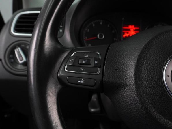 Volkswagen Polo V с пробегом 2013 года, цена 899 000 рублей, 140854 км, седан, Автокод Объявления