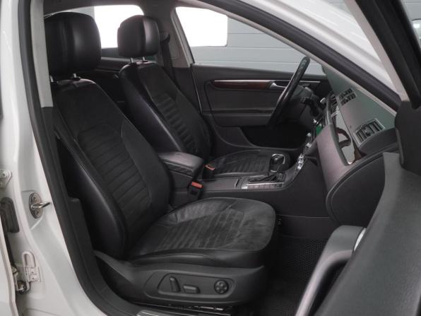 Volkswagen Passat B7 с пробегом 2012 года, цена 1 272 000 рублей, 277963 км, седан, Автокод Объявления