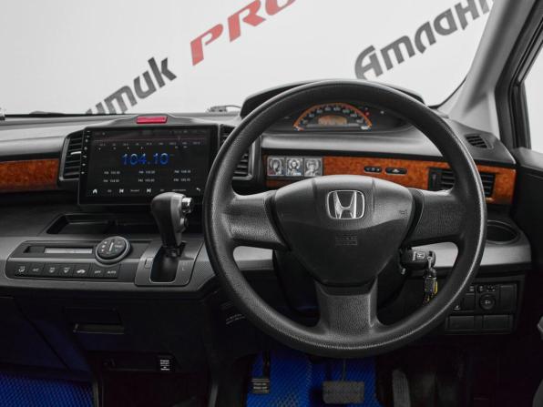 Honda Freed I с пробегом 2010 года, цена 1 030 000 рублей, 172428 км, компактвэн, Автокод Объявления