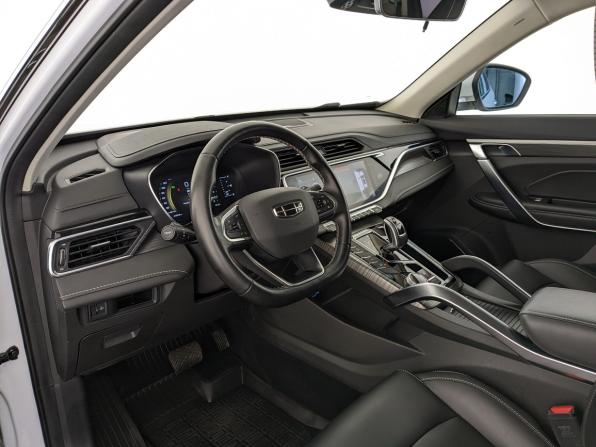 Geely Atlas Pro с пробегом 2024 года, цена 2 200 000 рублей, 44613 км, внедорожник, Автокод Объявления