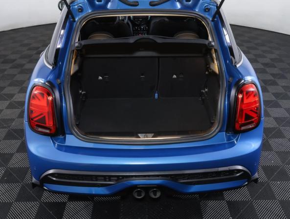 Mini Hatch III (F55/F56) Рестайлинг 2 с пробегом 2021 года, цена 3 467 000 рублей, 27016 км, хэтчбек, Автокод Объявления