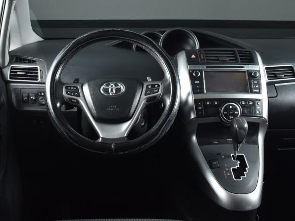 Toyota Verso I Рестайлинг с пробегом 2013 года, цена 1 349 995 рублей, 230778 км, компактвэн, Автокод Объявления