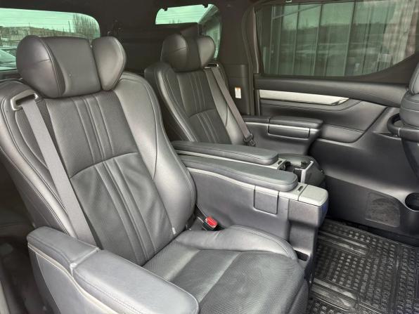 Toyota Alphard III Рестайлинг с пробегом 2018 года, цена 4 099 999 рублей, 153509 км, минивэн, Автокод Объявления
