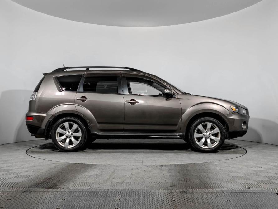 Mitsubishi Outlander II Рестайлинг Санкт-Петербург  - изображение 4