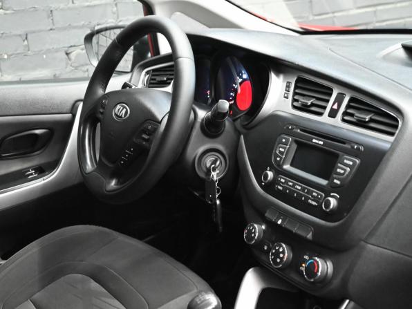 Kia Ceed II с пробегом 2014 года, цена 990 000 рублей, 87446 км, хэтчбек, Автокод Объявления