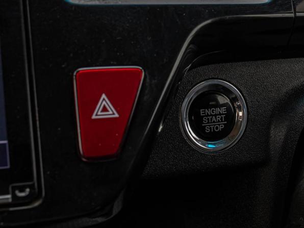 Honda Stepwgn V Рестайлинг с пробегом 2018 года, цена 2 230 000 рублей, 100019 км, минивэн, Автокод Объявления