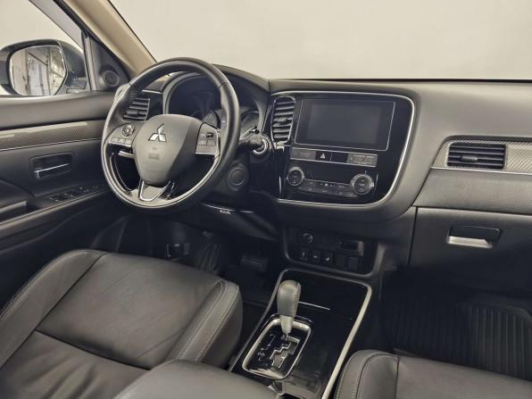 Mitsubishi Outlander III Рестайлинг 3 с пробегом 2019 года, цена 1 869 000 рублей, 156104 км, внедорожник, Автокод Объявления