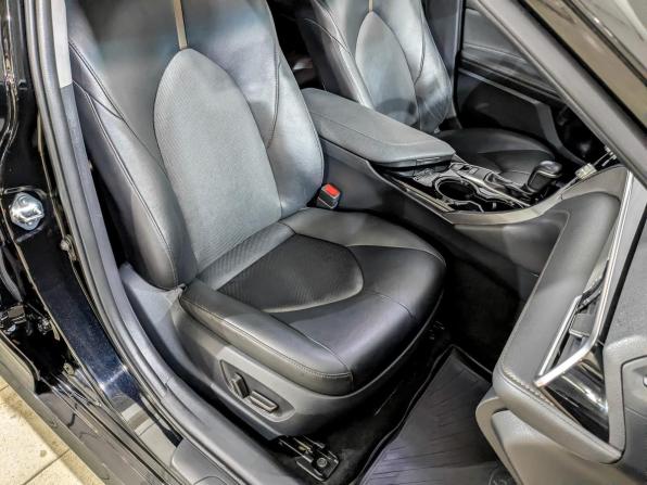 Toyota Camry VIII (XV70) с пробегом 2021 года, цена 2 650 000 рублей, 73230 км, седан, Автокод Объявления