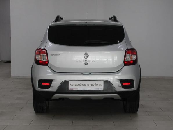 Renault Sandero II Рестайлинг с пробегом 2019 года, цена 1 499 900 рублей, 76910 км, хэтчбек, Автокод Объявления