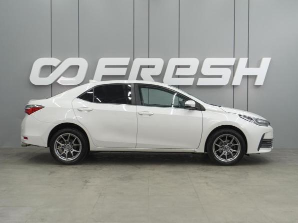 Toyota Corolla XI (E160 E170 E180) Рестайлинг 1 с пробегом 2018 года, цена 1 649 000 рублей, 105997 км, седан, Автокод Объявления