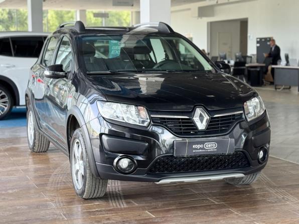 Renault Sandero II с пробегом 2017 года, цена 959 000 рублей, 62951 км, хэтчбек, Автокод Объявления