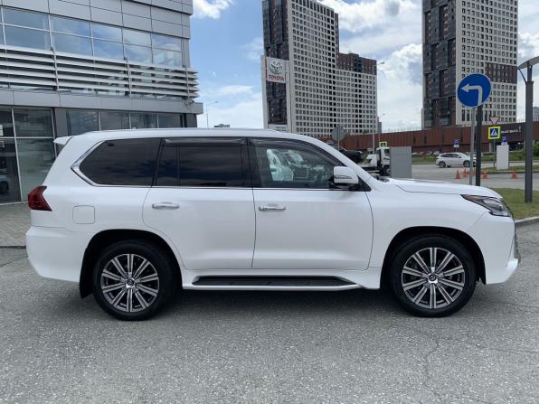 Lexus LX III Рестайлинг 2 с пробегом 2016 года, цена 6 990 000 рублей, 266395 км, внедорожник, Автокод Объявления