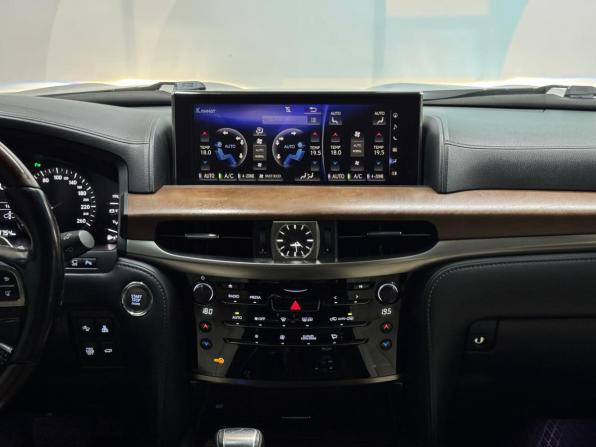 Lexus LX III Рестайлинг 2 с пробегом 2016 года, цена 6 970 000 рублей, 199755 км, внедорожник, Автокод Объявления