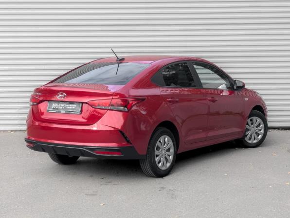 Hyundai Solaris II Рестайлинг с пробегом 2022 года, цена 1 680 000 рублей, 55981 км, седан, Автокод Объявления